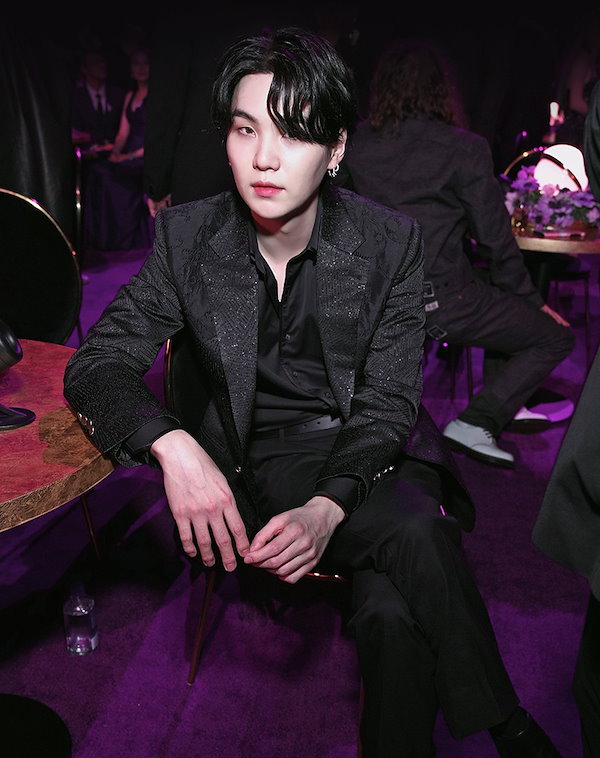 Qoo10] justLoveR. [BTS SUGA着用]Revlonイヤ