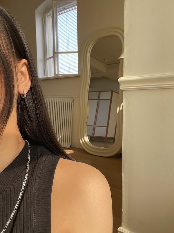 Qoo10] justLoveR. [BTS SUGA着用]Revlonイヤ