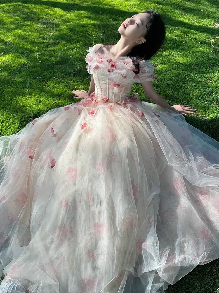 法超仙のイブニングドレスの女性の肩の高級感成礼の受験生の日の宴会の王女のスカート 法超仙のイブニングドレスの女性の肩の高級感成礼の受験生の日の宴会の王女のスカート