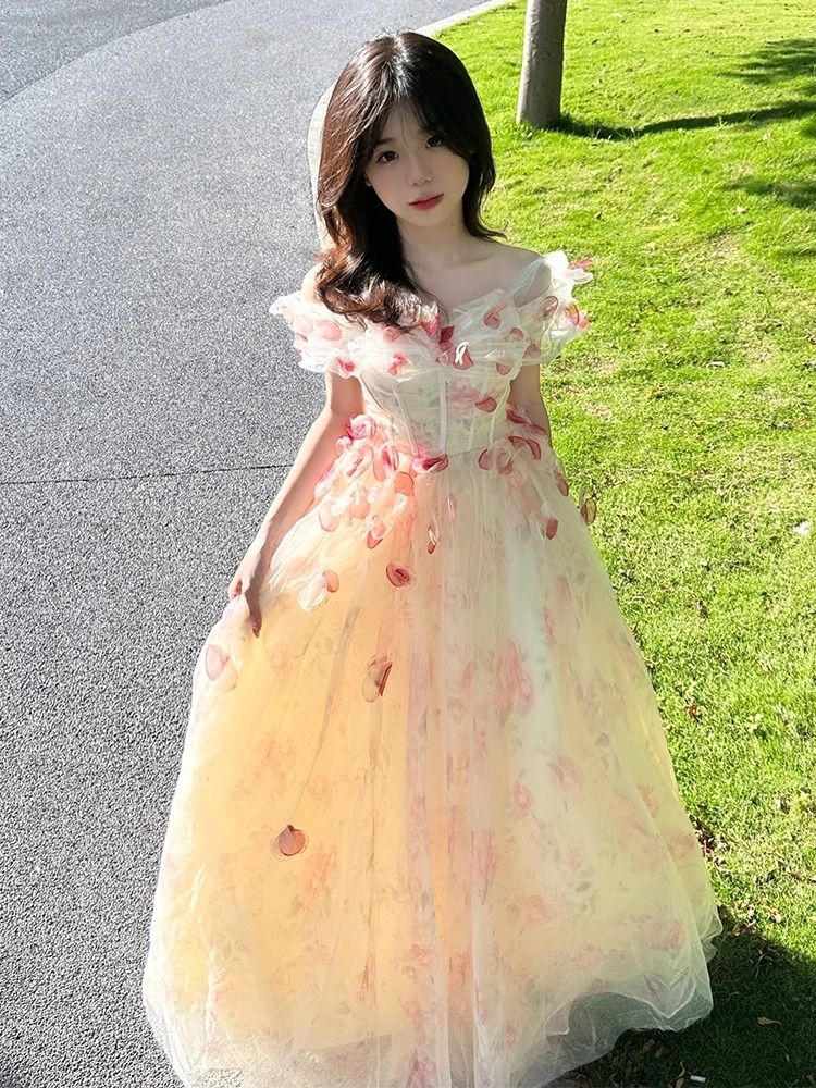 法超仙のイブニングドレスの女性の肩の高級感成礼の受験生の日の宴会の王女のスカート 法超仙のイブニングドレスの女性の肩の高級感成礼の受験生の日の宴会の王女のスカート