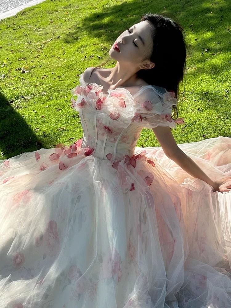 法超仙のイブニングドレスの女性の肩の高級感成礼の受験生の日の宴会の王女のスカート 法超仙のイブニングドレスの女性の肩の高級感成礼の受験生の日の宴会の王女のスカート