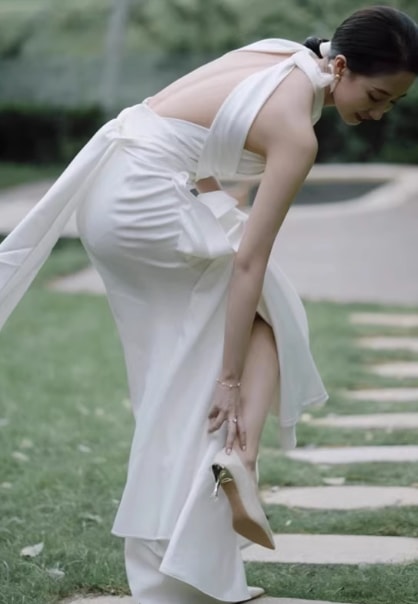 フランス風 ウェディングドレス ホルターネック マーメイドライン 背中見せ 結婚式