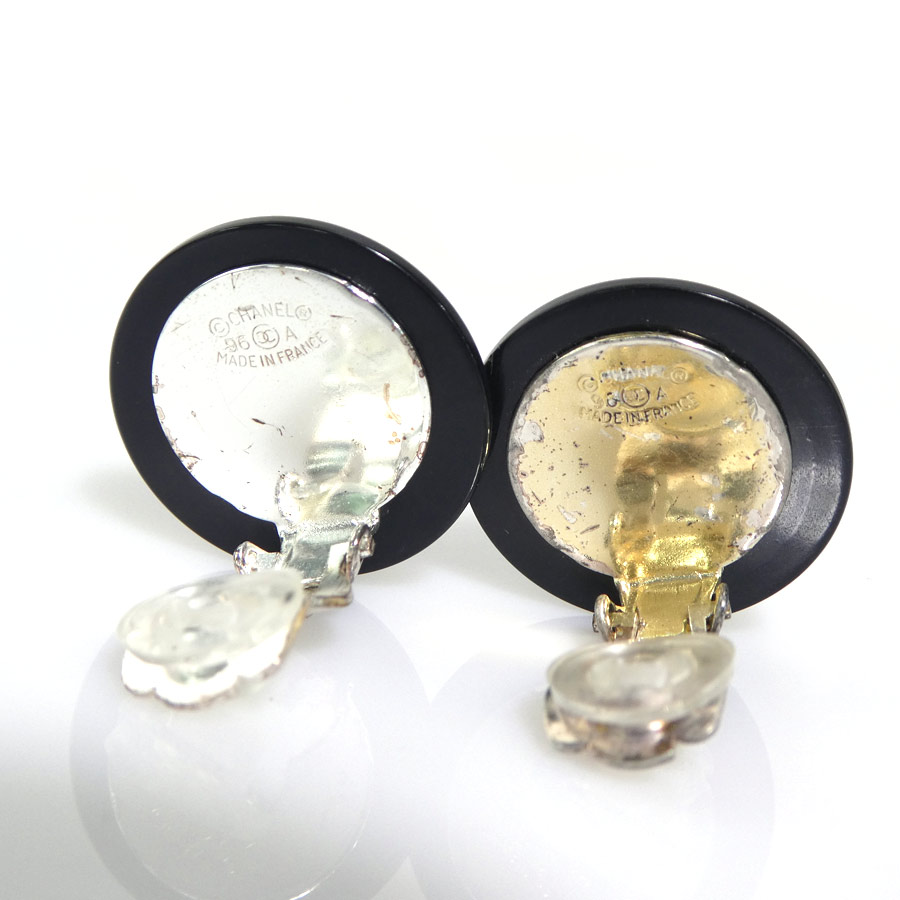 シャネル CHANEL イヤリング ココマーク メタル/プラスチック シルバー/ブラック レディース e59729g シャネル CHANEL イヤリング ココマーク メタル/プラスチック シルバー/ブラック レディース e59729g