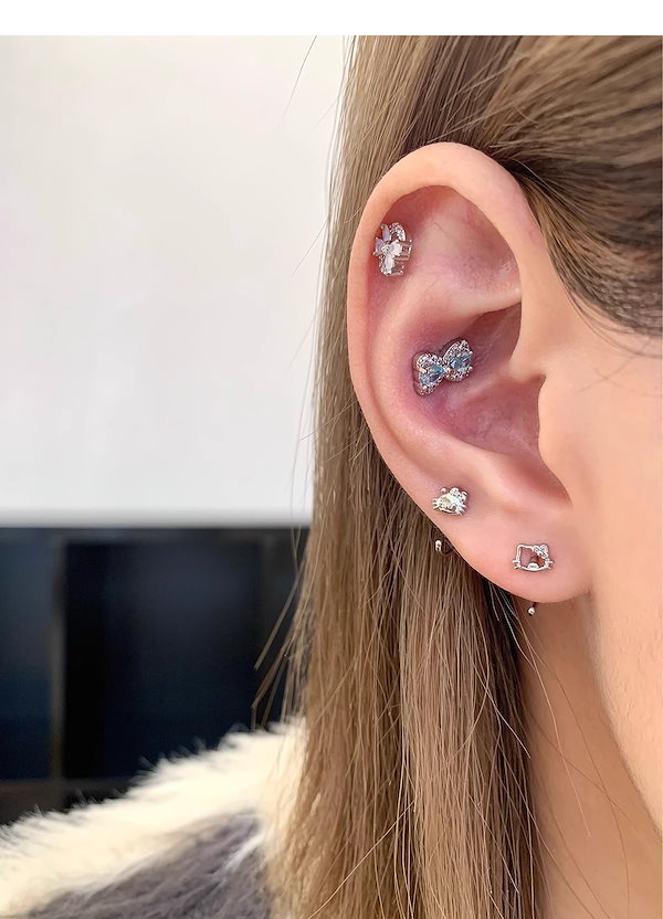 Qoo10] 耳骨ピアス 可愛い キティちゃんチタン全