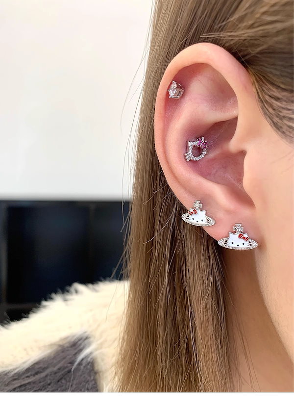 Qoo10] 耳骨ピアス 可愛い キティちゃんチタン全