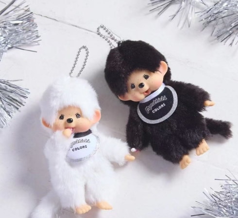 【美品】 オトナラボ モンチッチ Monchhichi ぬいぐるみ キーホルダー モンチッチ✨オトナラボ ピンク キーホルダー ポーチ - メルカリ