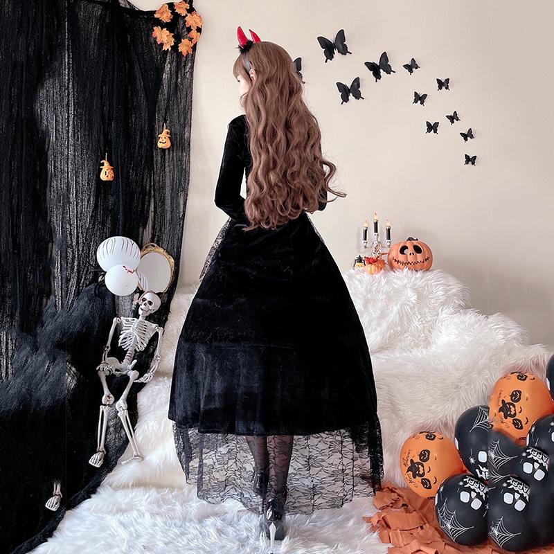 ハロウィーン服キャラクターは魔女衣装を演じます ハロウィーン服キャラクターは魔女衣装を演じます