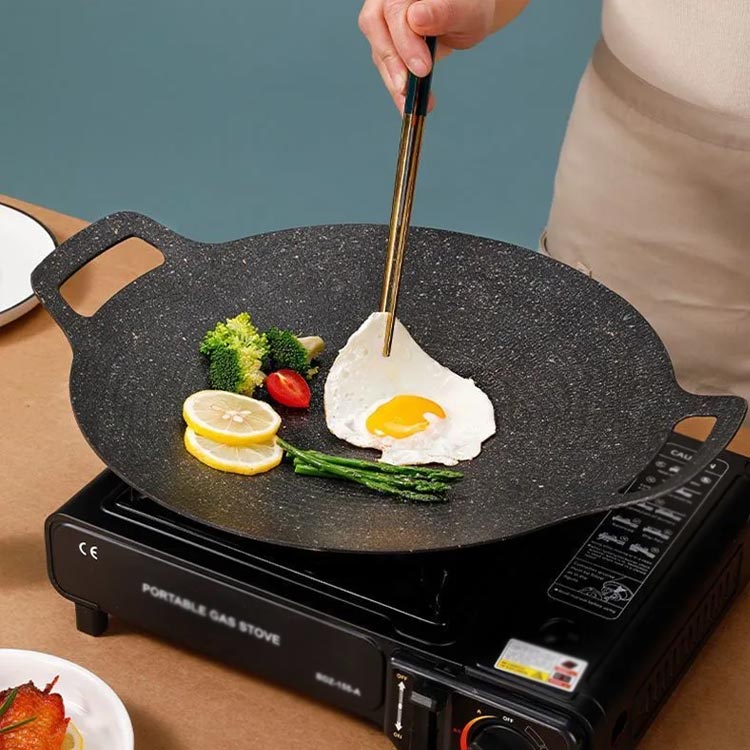 【20点セット】メガ割鉄板 軽量 多機能グリル プレート 焼肉フライパン 30cm34cm38cm 丸型 アウトドア 家庭 キャンプ 家庭 直火 炭火 ガスコンロ IH対応 バーベキュー 収納バッグ付