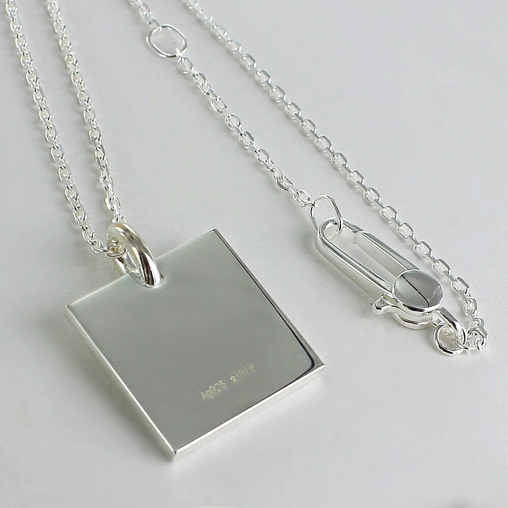 GUCCI グッチ ネックレス メンズ レディース シルバー925 スクエア プレート チェーン ペンダント シンプル おしゃれ 結婚式 結婚記念日 プレゼント 妻 彼女 誕生日プレゼント 女性 母 GUCCI グッチ ネックレス メンズ レディース シルバー925 スクエア プレート チェーン ペンダント シンプル おしゃれ 結婚式 結婚記念日 プレゼント 妻 彼女 誕生日プレゼント 女性 母