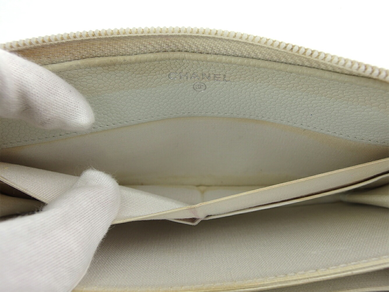 長財布 ラウンドファスナー 財布 ココマーク レディース オールドシャネル ホワイト 白 シルバー 中古 長財布 ラウンドファスナー 財布 ココマーク レディース オールドシャネル ホワイト 白 シルバー 中古