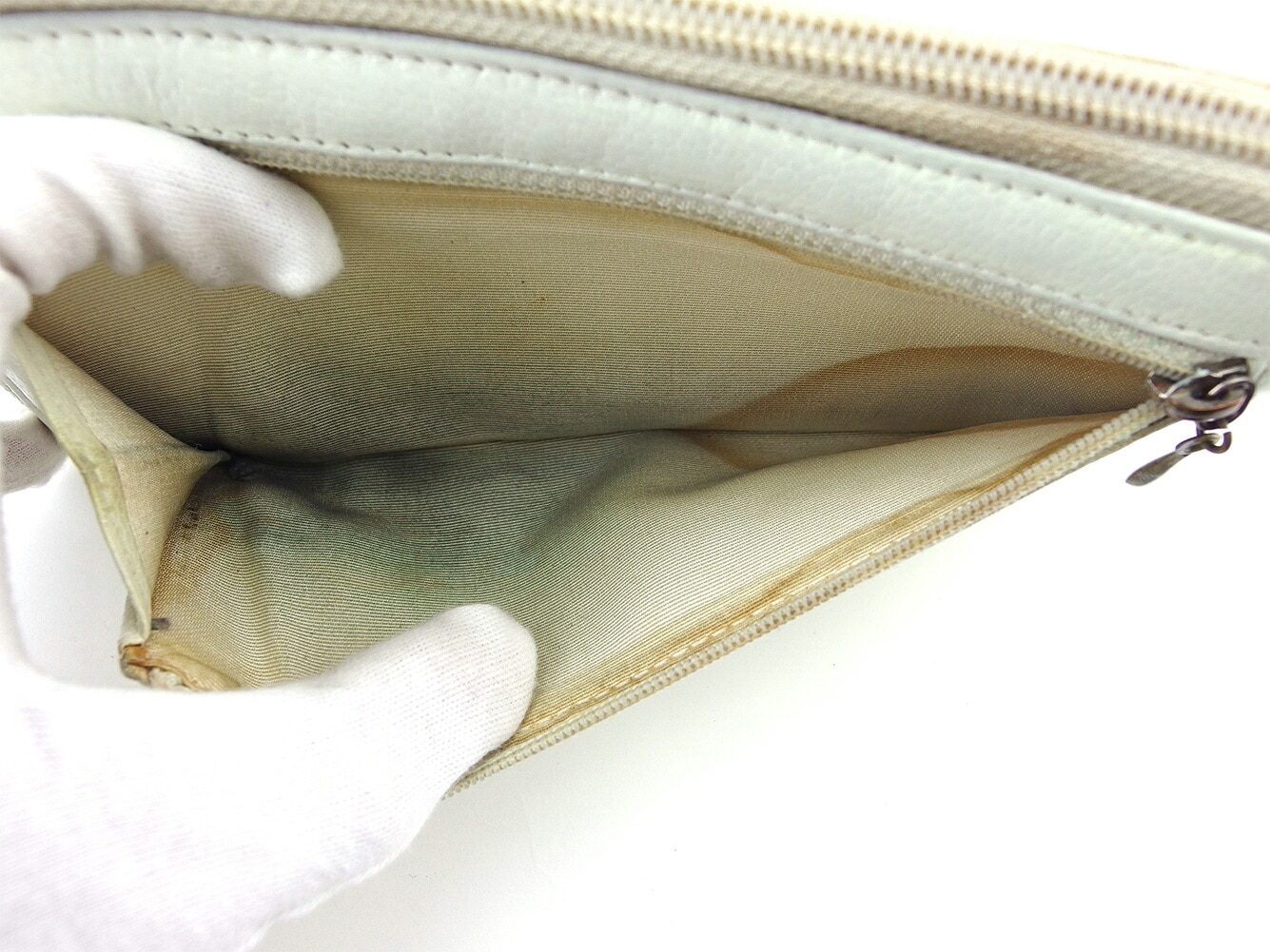 長財布 ラウンドファスナー 財布 ココマーク レディース オールドシャネル ホワイト 白 シルバー 中古 長財布 ラウンドファスナー 財布 ココマーク レディース オールドシャネル ホワイト 白 シルバー 中古