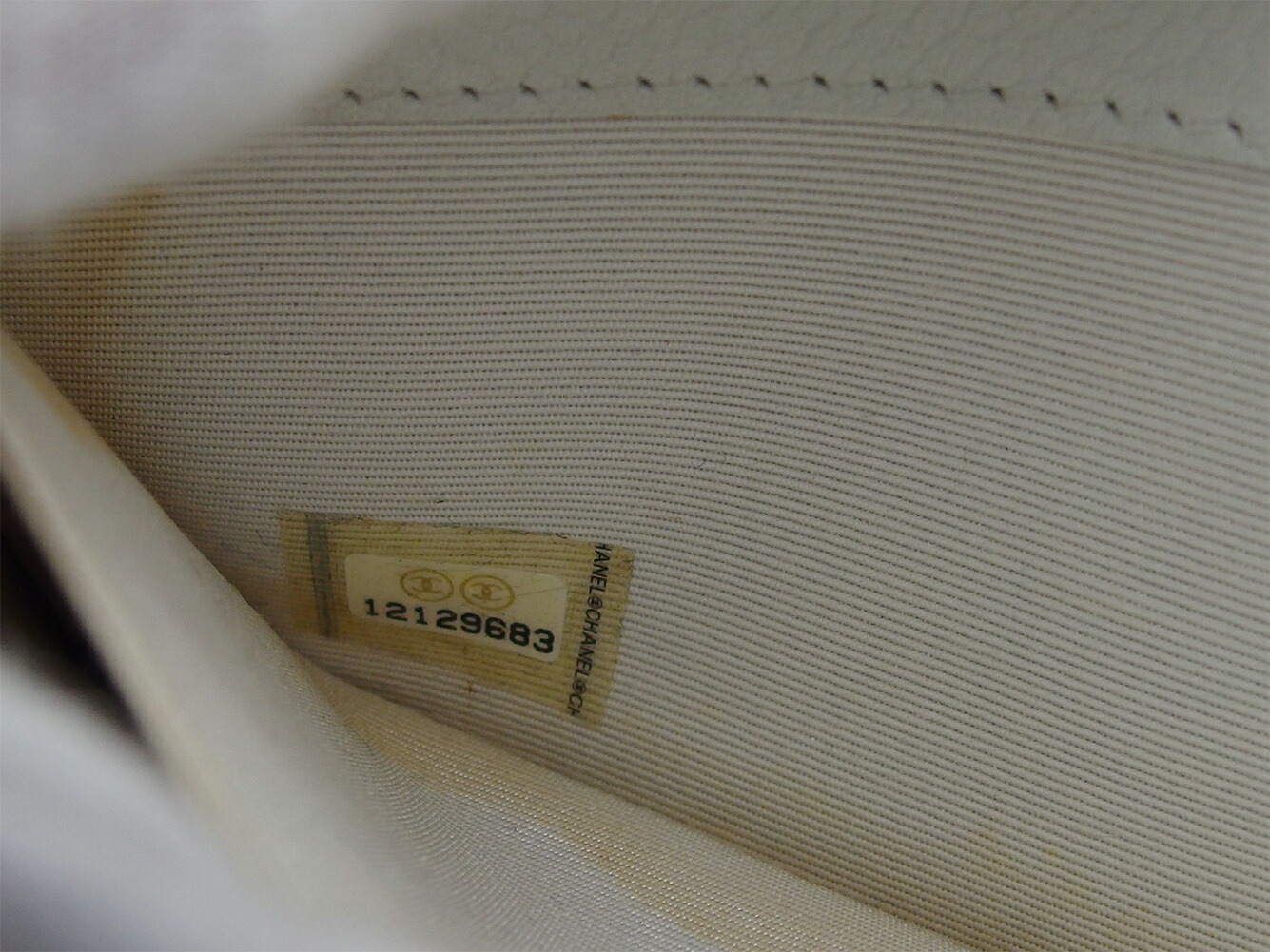 長財布 ラウンドファスナー 財布 ココマーク レディース オールドシャネル ホワイト 白 シルバー 中古 長財布 ラウンドファスナー 財布 ココマーク レディース オールドシャネル ホワイト 白 シルバー 中古