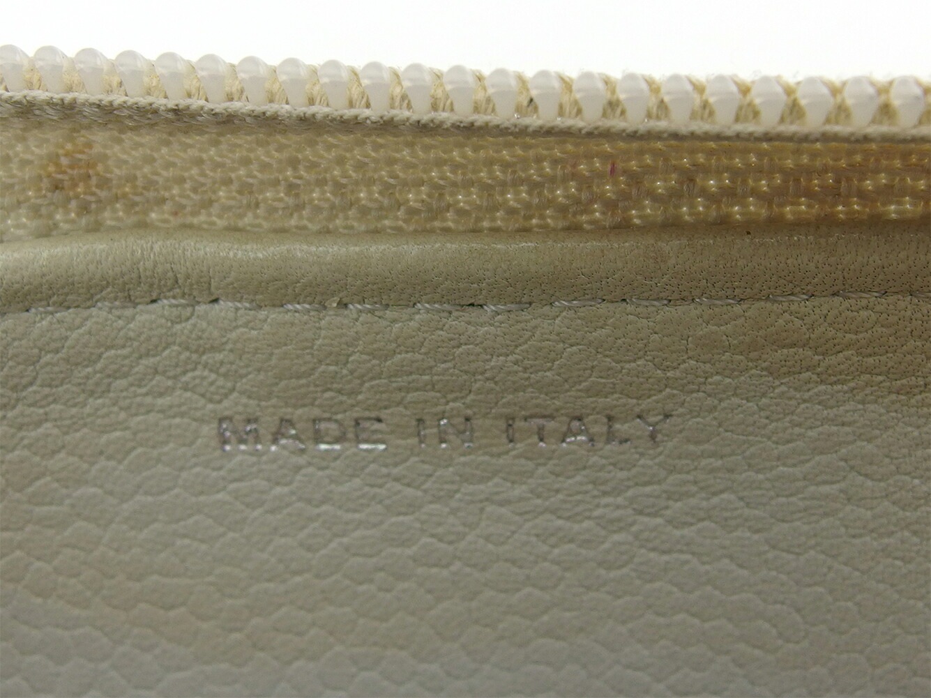 長財布 ラウンドファスナー 財布 ココマーク レディース オールドシャネル ホワイト 白 シルバー 中古 長財布 ラウンドファスナー 財布 ココマーク レディース オールドシャネル ホワイト 白 シルバー 中古