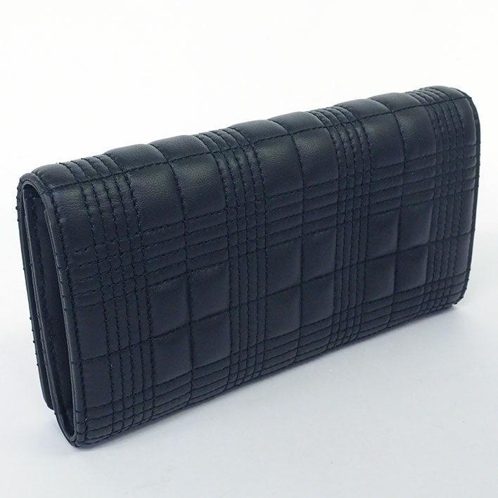 【新品同様】バーバリー ラウンドファスナー キルティング ゴールド金具 Lola レディース 【長財布(小銭入れあり)】 【新品同様】バーバリー ラウンドファスナー キルティング ゴールド金具 Lola レディース 【長財布(小銭入れあり)】