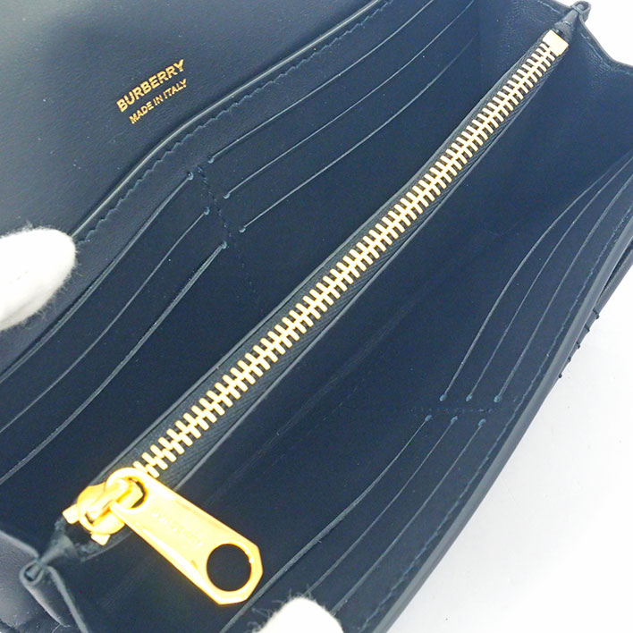 【新品同様】バーバリー ラウンドファスナー キルティング ゴールド金具 Lola レディース 【長財布(小銭入れあり)】 【新品同様】バーバリー ラウンドファスナー キルティング ゴールド金具 Lola レディース 【長財布(小銭入れあり)】