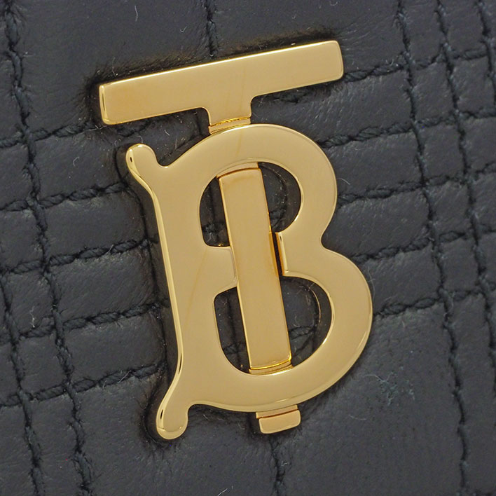 【新品同様】バーバリー ラウンドファスナー キルティング ゴールド金具 Lola レディース 【長財布(小銭入れあり)】 【新品同様】バーバリー ラウンドファスナー キルティング ゴールド金具 Lola レディース 【長財布(小銭入れあり)】