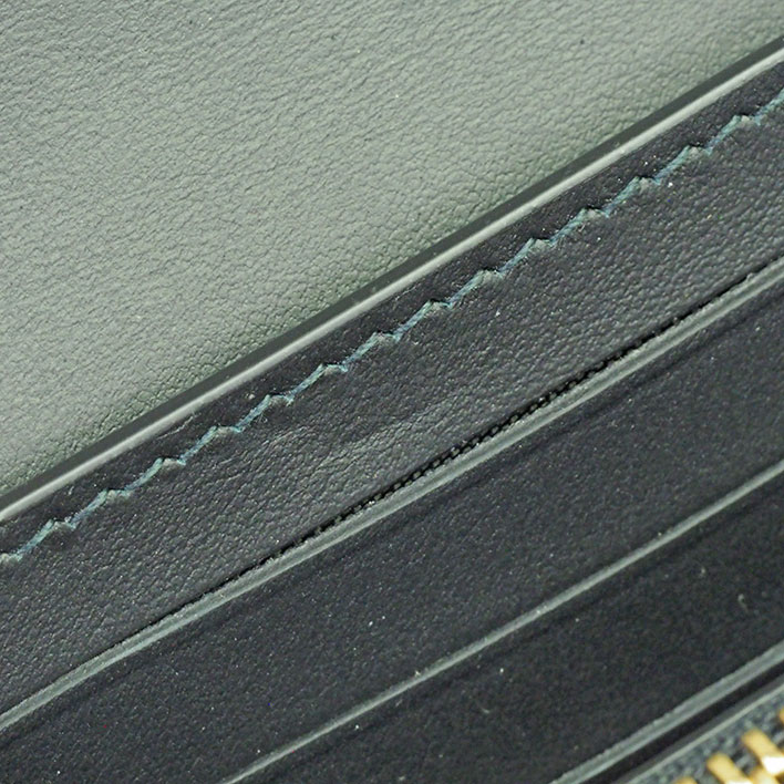 【新品同様】バーバリー ラウンドファスナー キルティング ゴールド金具 Lola レディース 【長財布(小銭入れあり)】 【新品同様】バーバリー ラウンドファスナー キルティング ゴールド金具 Lola レディース 【長財布(小銭入れあり)】