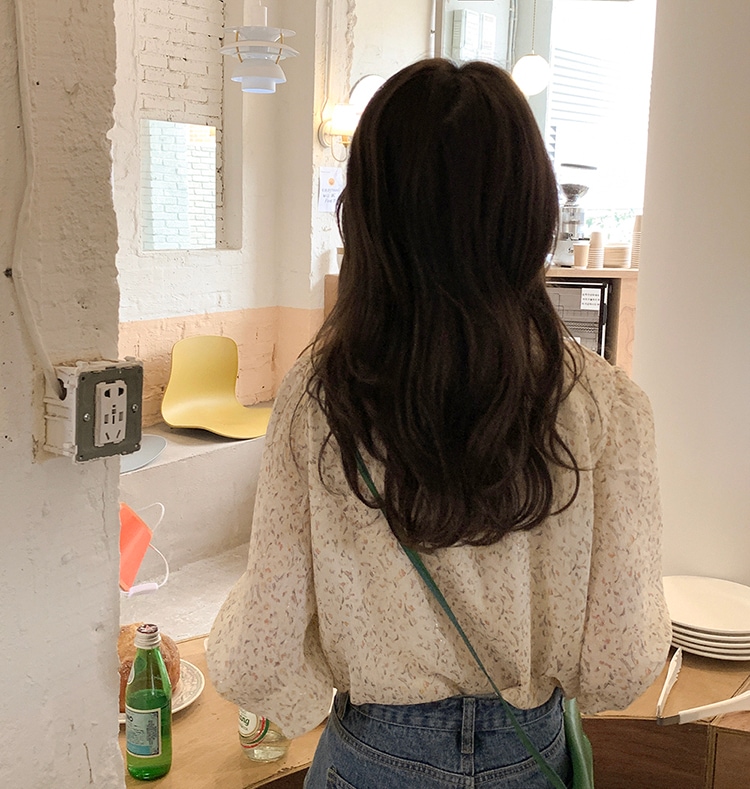 ブラウス シャツ シフォン レディース 長袖 薄手 前開き ボタン フリル ベージュ 花柄 S M お洒落 ゆったり かわいい ガーリー Vネック 着回し お出かけ 普段使い デート ママ カジュアル mdprevattcaulkingandwaterproofing.com