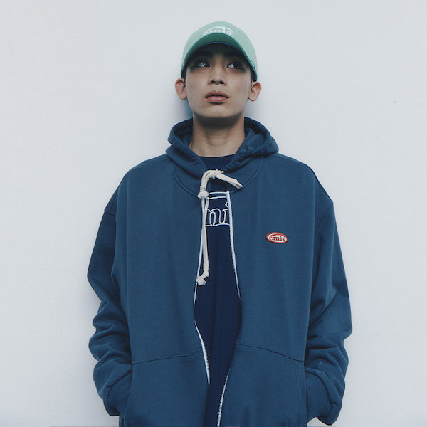 【emis】CHAIN STITCH T-SHIRT 追跡付 EMIS】 CHAIN STITCH T-SHIRT /追跡付 トップス（レディース）