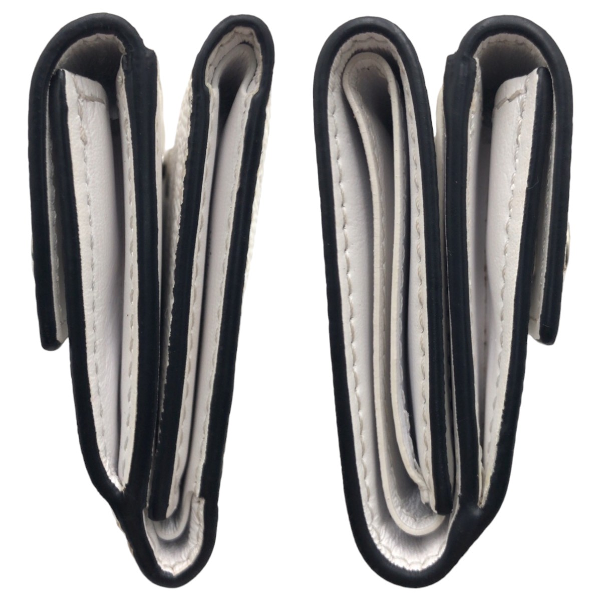 美品 タイガ ラマ ディスカバリー コンパクトウォレット 男女兼用 オプティックホワイト 白 シルバー金具 PVC M30899 折財布 レディース 502861