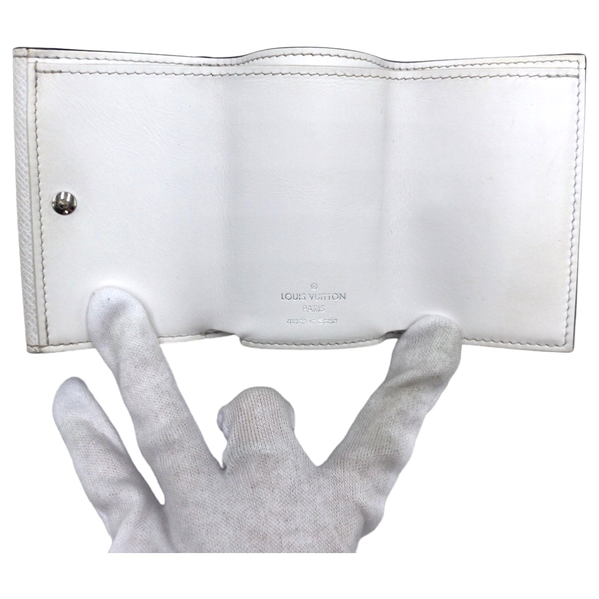 美品 タイガ ラマ ディスカバリー コンパクトウォレット 男女兼用 オプティックホワイト 白 シルバー金具 PVC M30899 折財布 レディース 502861