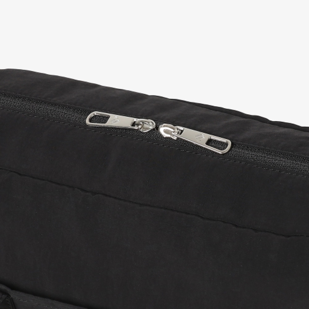 FILA デイリーナイロンショルダーバッグ (FS3BCH2370XBLK) FILA デイリーナイロンショルダーバッグ (FS3BCH2370XBLK)