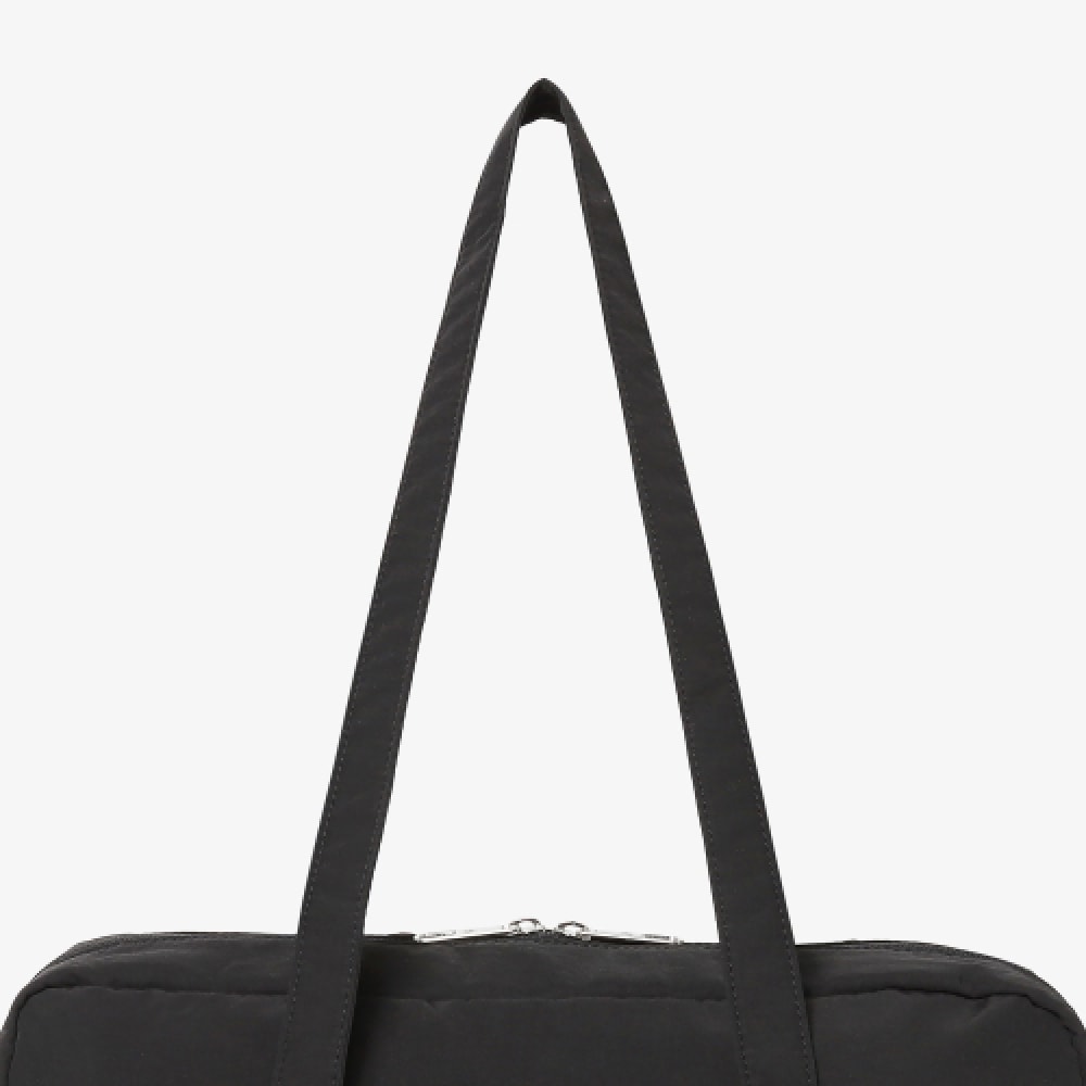 FILA デイリーナイロンショルダーバッグ (FS3BCH2370XBLK) FILA デイリーナイロンショルダーバッグ (FS3BCH2370XBLK)