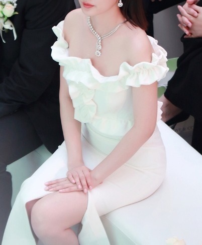 パーティードレス オフショルダー フリル スリット タイトミモレ丈 ロング 無地 エレガント フェミニン パーティー 結婚式 二次会 お呼ばれ ワンピース フォーマル 2018年新作 婚活パーティー
