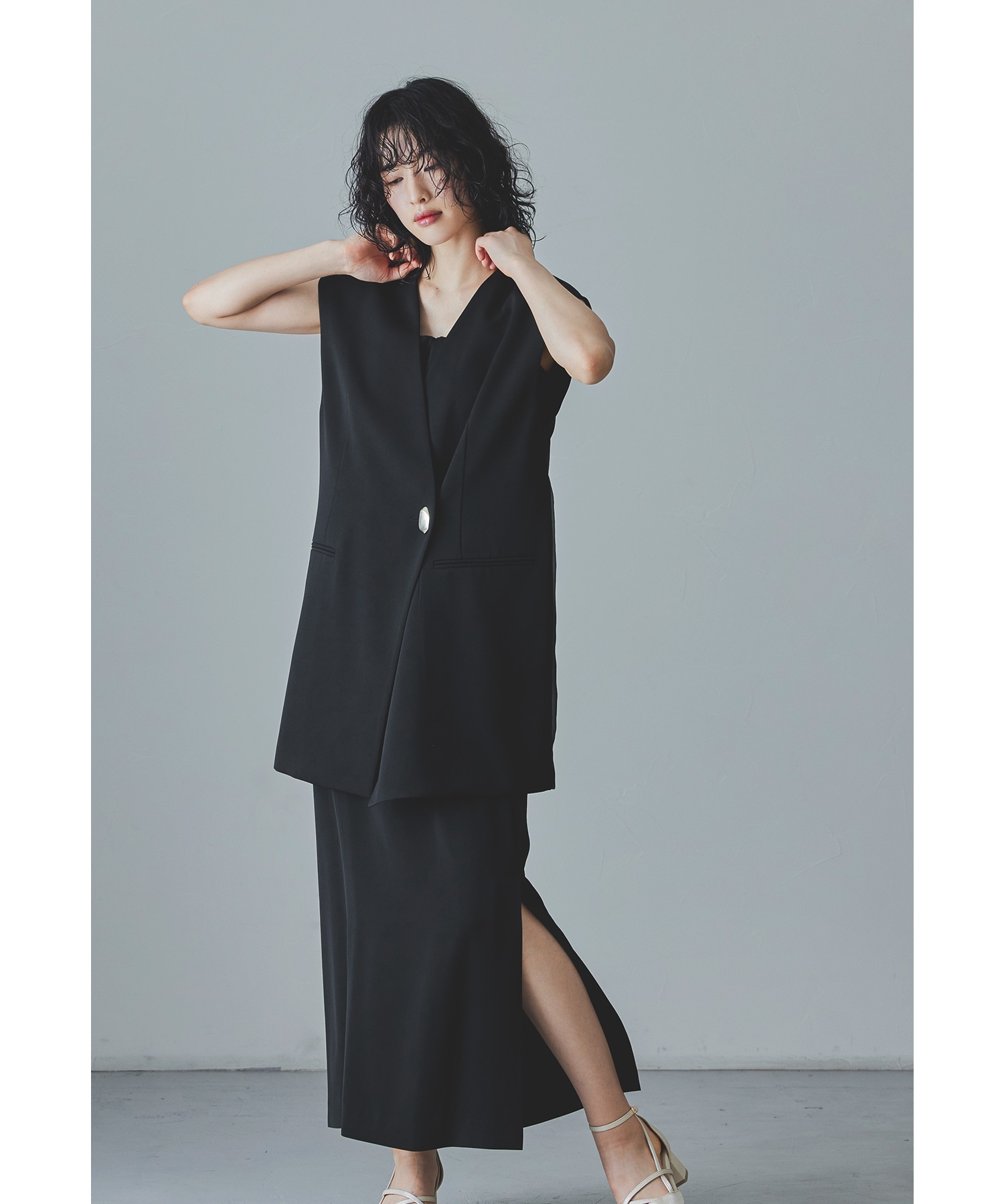 バックシアージレセットアップドレス パーティードレス 結婚式 ベスト キャミワンピース 2点セット レイヤード 羽織 ノースリーブ 無地 ストライプ シンプル お呼ばれ パーティー 二次会 披露宴