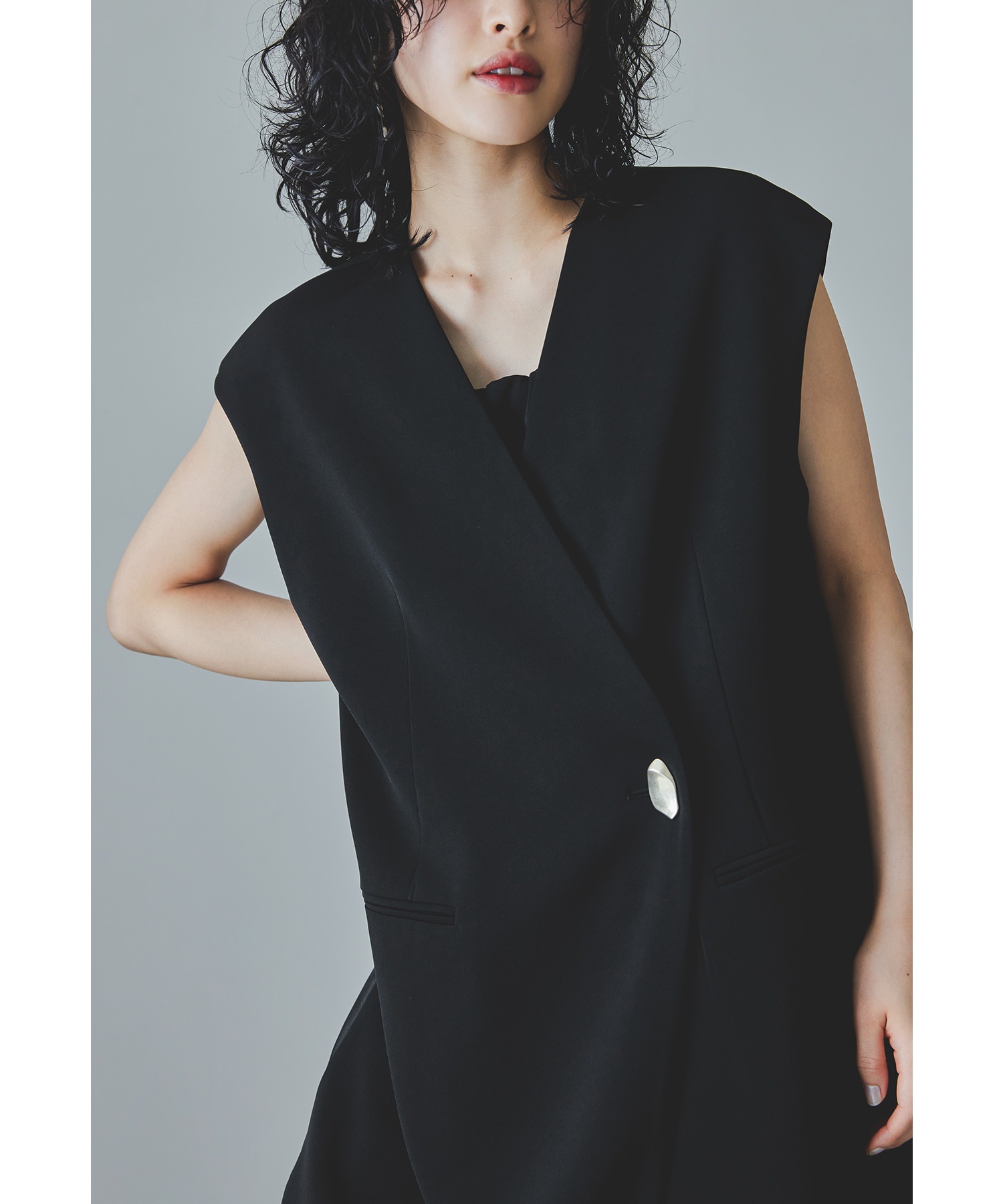 バックシアージレセットアップドレス パーティードレス 結婚式 ベスト キャミワンピース 2点セット レイヤード 羽織 ノースリーブ 無地 ストライプ シンプル お呼ばれ パーティー 二次会 披露宴