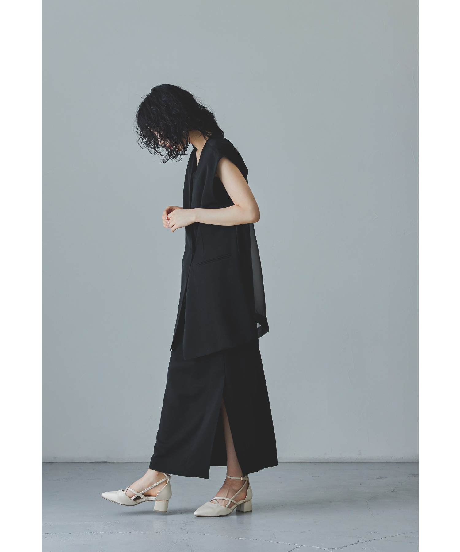 バックシアージレセットアップドレス パーティードレス 結婚式 ベスト キャミワンピース 2点セット レイヤード 羽織 ノースリーブ 無地 ストライプ シンプル お呼ばれ パーティー 二次会 披露宴