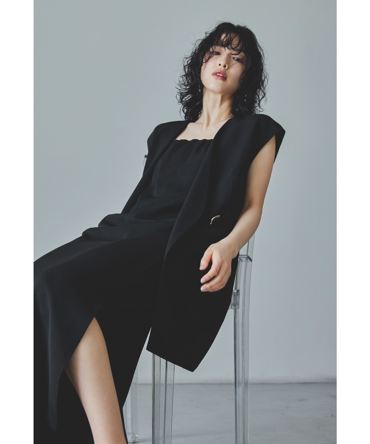 バックシアージレセットアップドレス パーティードレス 結婚式 ベスト キャミワンピース 2点セット レイヤード 羽織 ノースリーブ 無地 ストライプ シンプル お呼ばれ パーティー 二次会 披露宴