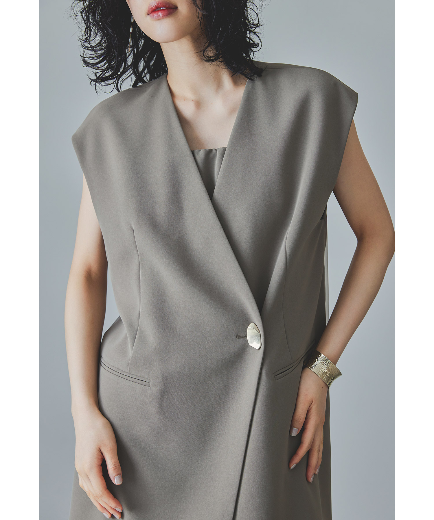 バックシアージレセットアップドレス パーティードレス 結婚式 ベスト キャミワンピース 2点セット レイヤード 羽織 ノースリーブ 無地 ストライプ シンプル お呼ばれ パーティー 二次会 披露宴