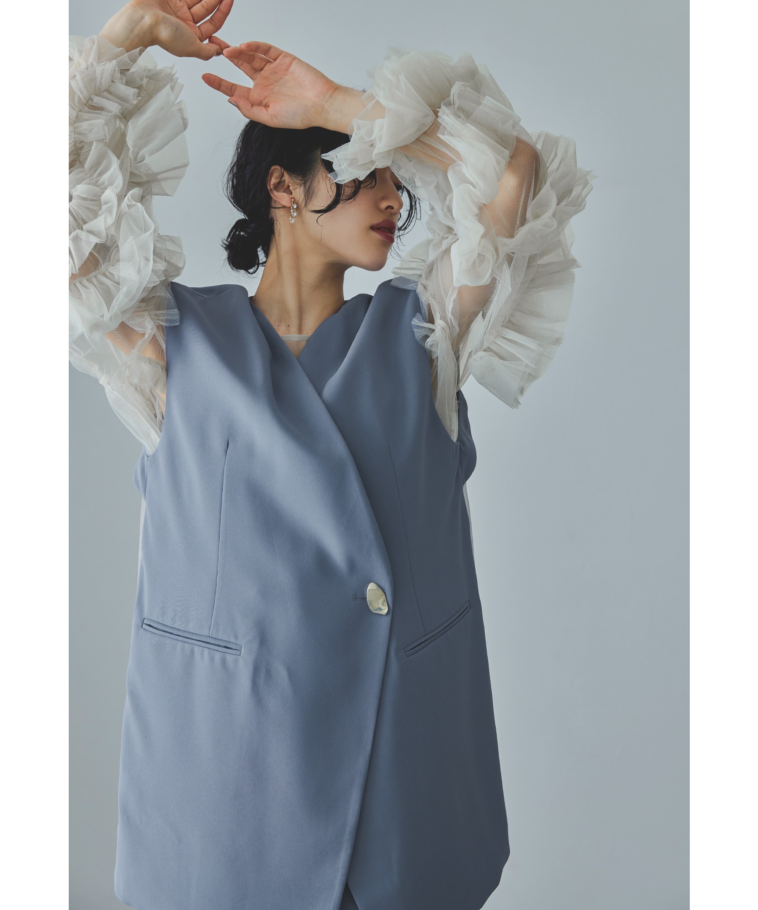 バックシアージレセットアップドレス パーティードレス 結婚式 ベスト キャミワンピース 2点セット レイヤード 羽織 ノースリーブ 無地 ストライプ シンプル お呼ばれ パーティー 二次会 披露宴