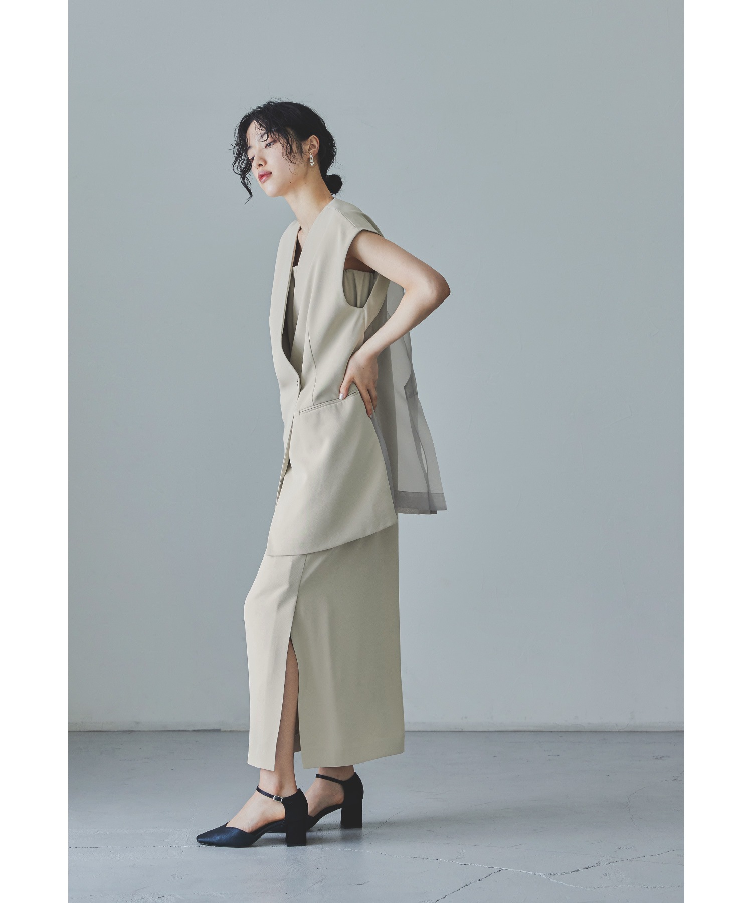 バックシアージレセットアップドレス パーティードレス 結婚式 ベスト キャミワンピース 2点セット レイヤード 羽織 ノースリーブ 無地 ストライプ シンプル お呼ばれ パーティー 二次会 披露宴