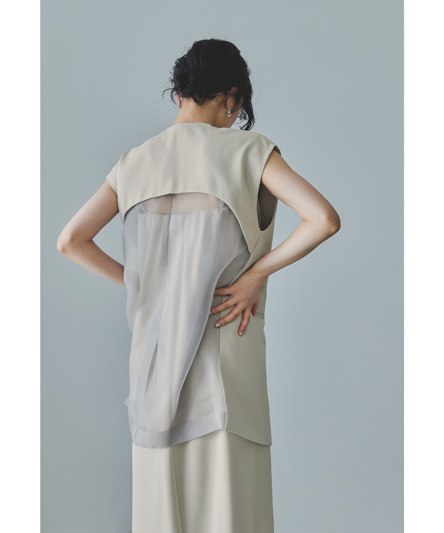 バックシアージレセットアップドレス パーティードレス 結婚式 ベスト キャミワンピース 2点セット レイヤード 羽織 ノースリーブ 無地 ストライプ シンプル お呼ばれ パーティー 二次会 披露宴