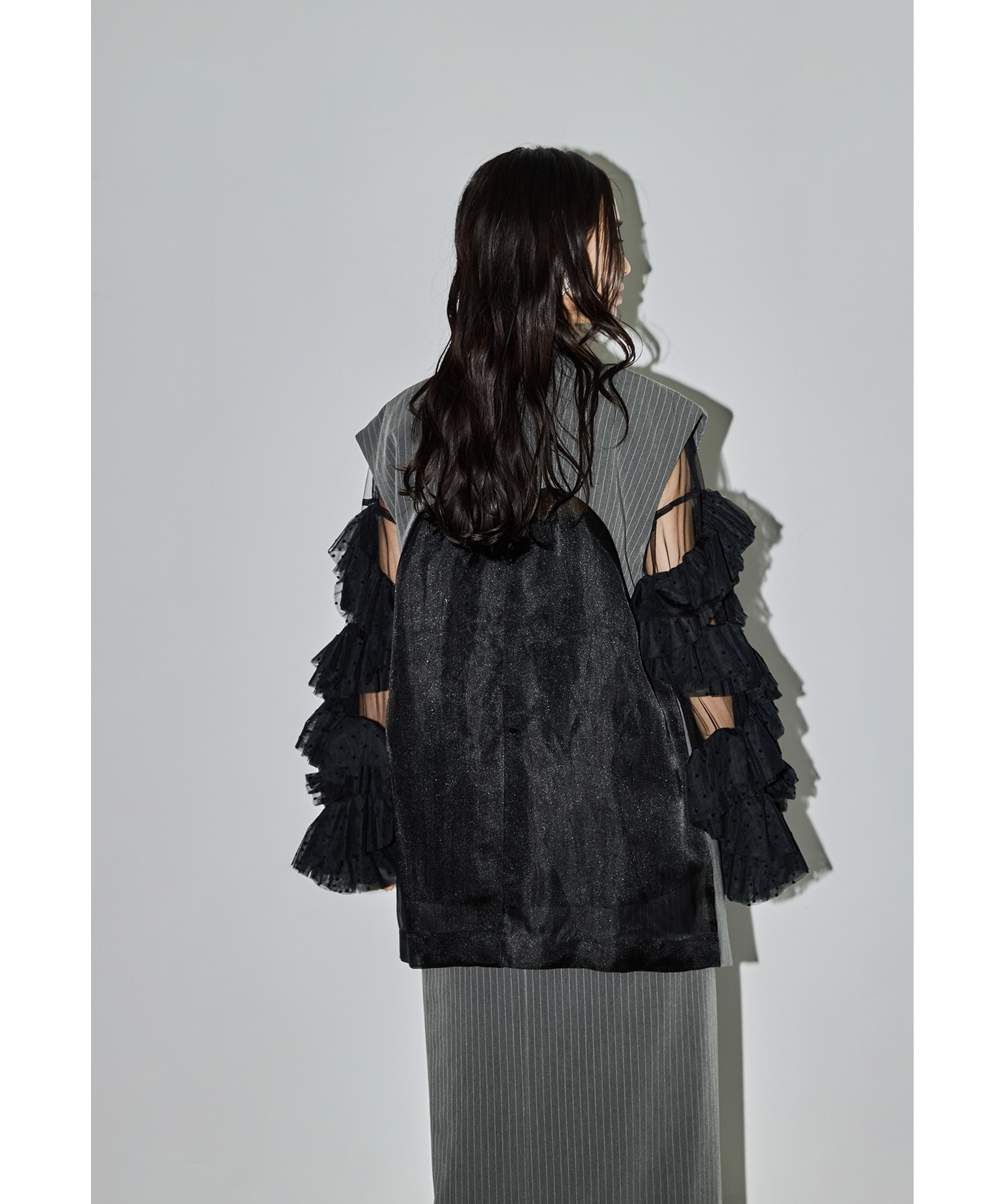 バックシアージレセットアップドレス パーティードレス 結婚式 ベスト キャミワンピース 2点セット レイヤード 羽織 ノースリーブ 無地 ストライプ シンプル お呼ばれ パーティー 二次会 披露宴