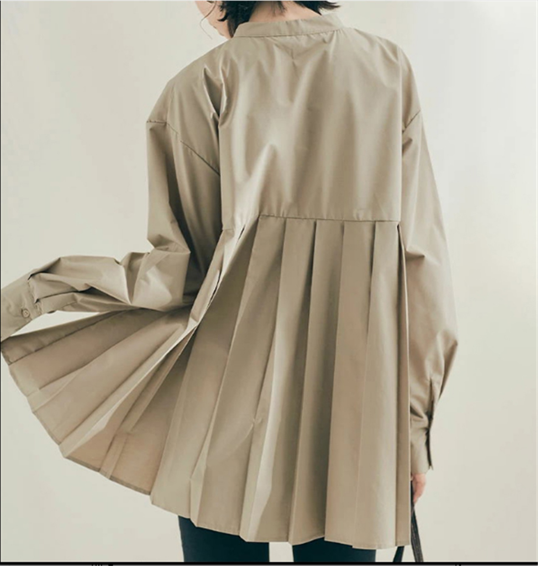 トップス シャツ ロング 袖あり 長袖 ラウンドネック 胸下切り替え プリーツ タックスリーブ かわいい 大人可愛い きれいめ シンプル カジュアル おしゃれ 大人女子 こなれ感 ラフ ガーリー