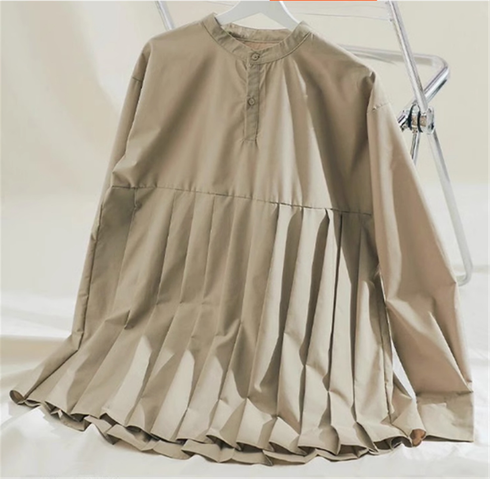 トップス シャツ ロング 袖あり 長袖 ラウンドネック 胸下切り替え プリーツ タックスリーブ かわいい 大人可愛い きれいめ シンプル カジュアル おしゃれ 大人女子 こなれ感 ラフ ガーリー
