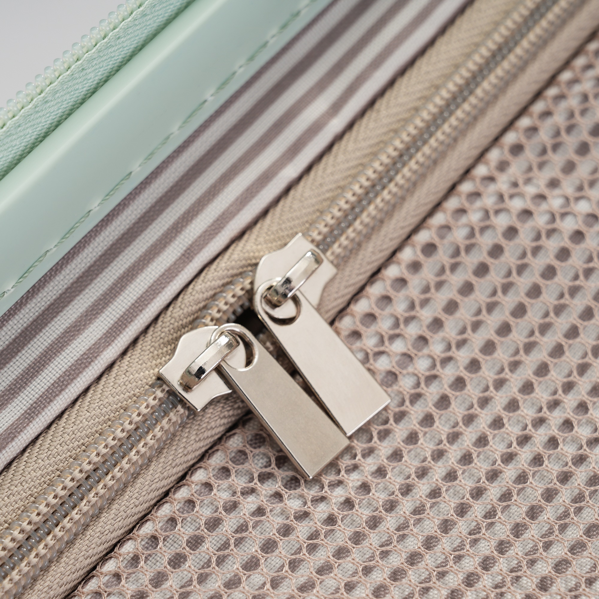 【2点購入で150OFF】【国内即発送】スーツケース grey Lサイズ キャリーケース キャリーバッグ Lサイズ ストッパー付き アルミコーナーパッド 7日~14日 大容量超軽量 軽い おしゃれ か