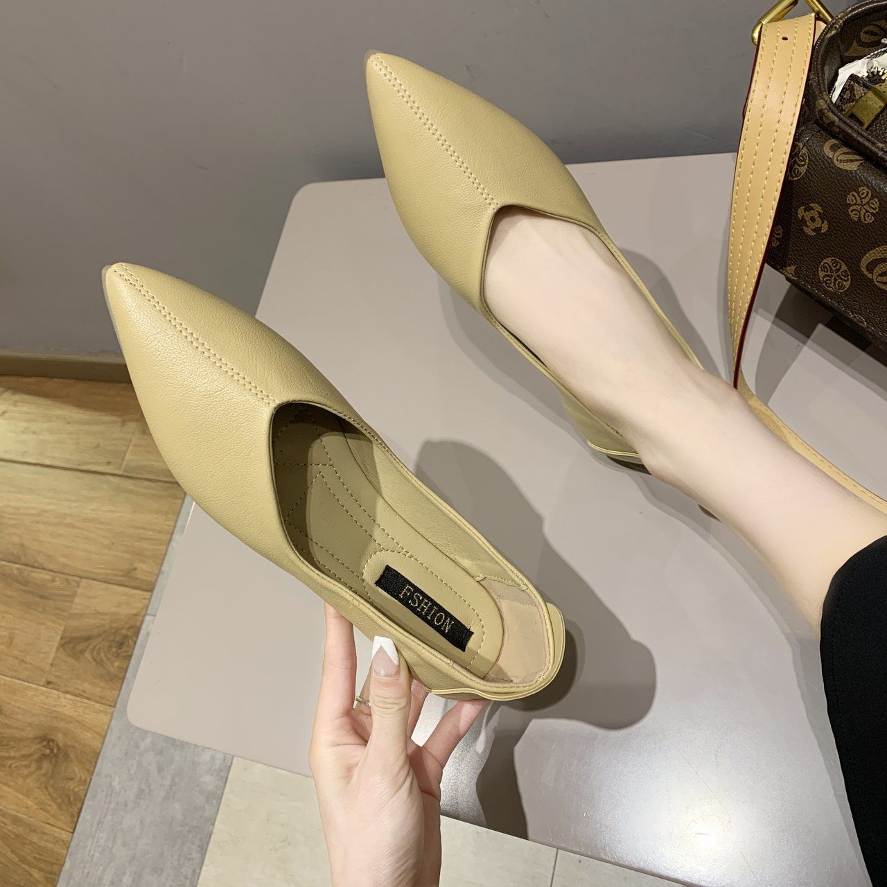 スタイルアップヒールパンプスローヒール ぺたんこ 歩きやすい ポインテッドトゥ ないぺたんこパンプス 楽ちんフラットパンプス スタイルアップヒールパンプスローヒール ぺたんこ 歩きやすい ポインテッドトゥ ないぺたんこパンプス 楽ちんフラットパンプス