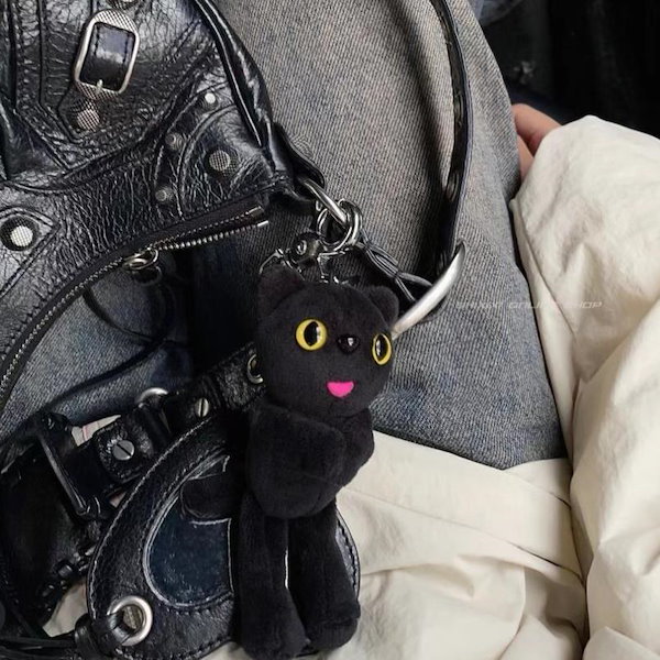 Qoo10] 韓国イン大人気可愛い黒猫ドールキーホルダ