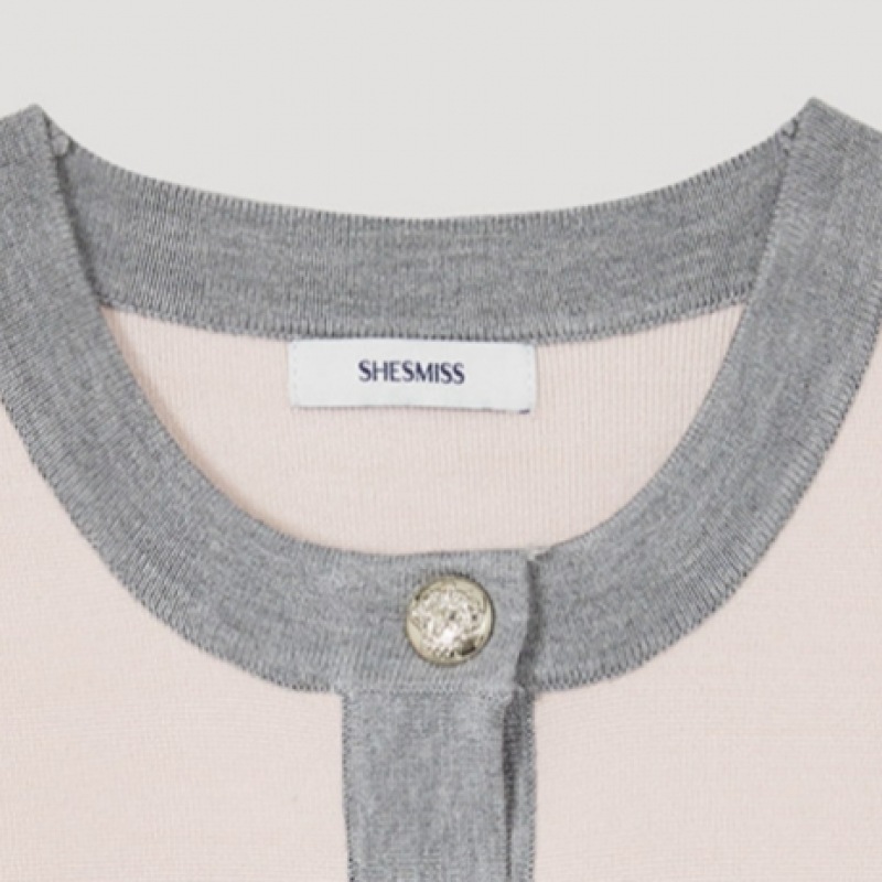 (Shes Miss) カラーマッチングフラップポケットニットカーディガン_SSKCDP12530 (Shes Miss) カラーマッチングフラップポケットニットカーディガン_SSKCDP12530
