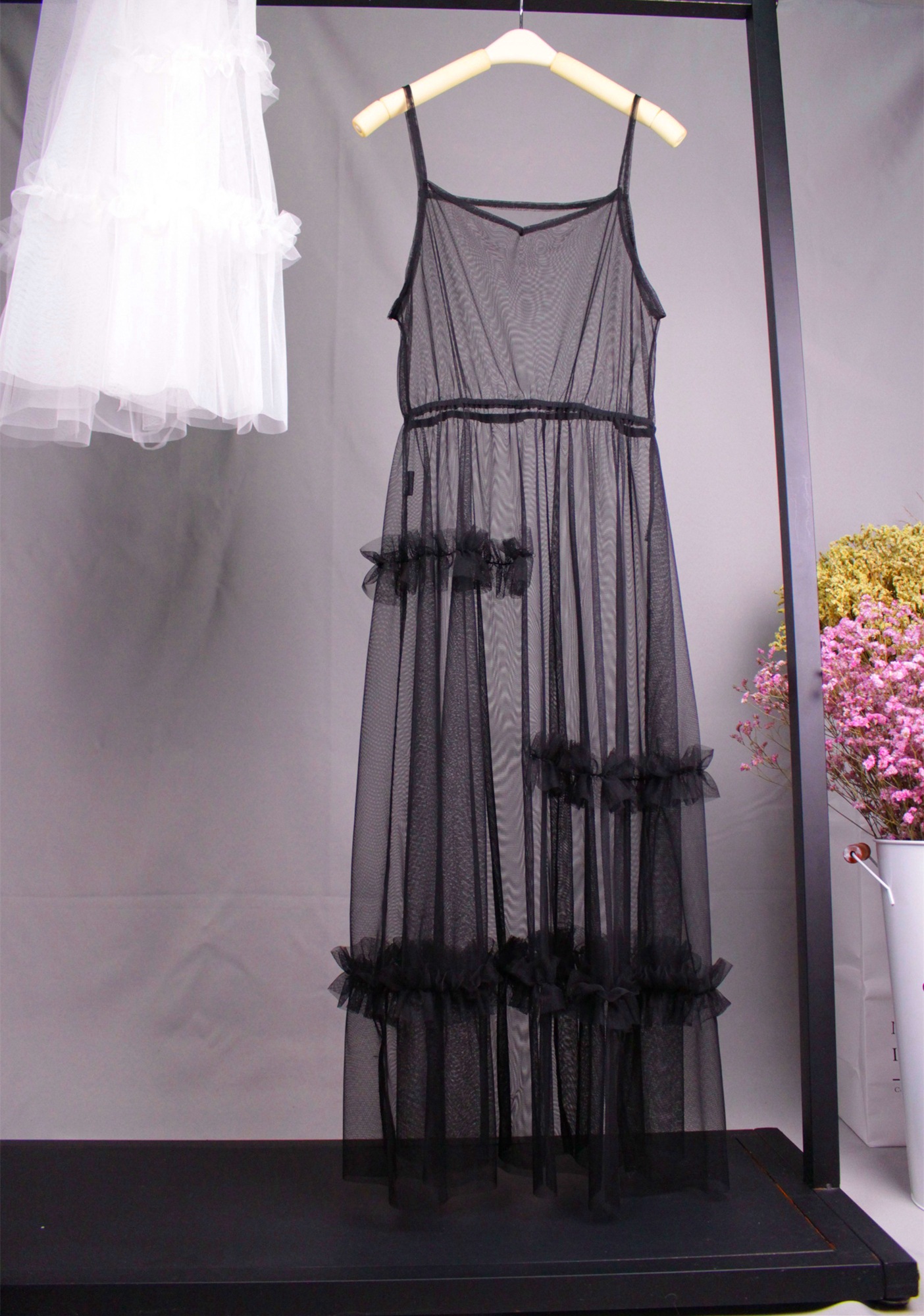 ワンピース フレア チュール ロング丈 ミモレ丈 キャミソール ノースリーブ Vネック セミフレア レース チュール シースルー 大人可愛い おしゃれ 個性的 かわいい 学生 お出かけ