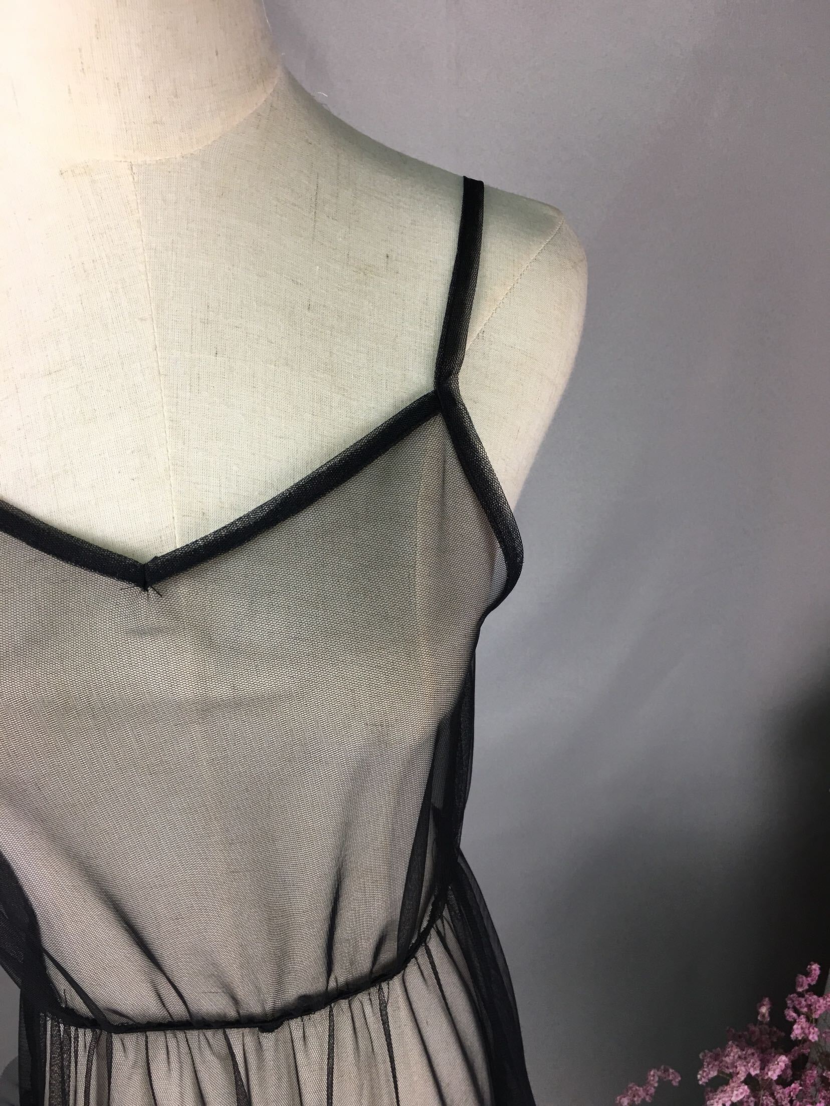 ワンピース フレア チュール ロング丈 ミモレ丈 キャミソール ノースリーブ Vネック セミフレア レース チュール シースルー 大人可愛い おしゃれ 個性的 かわいい 学生 お出かけ