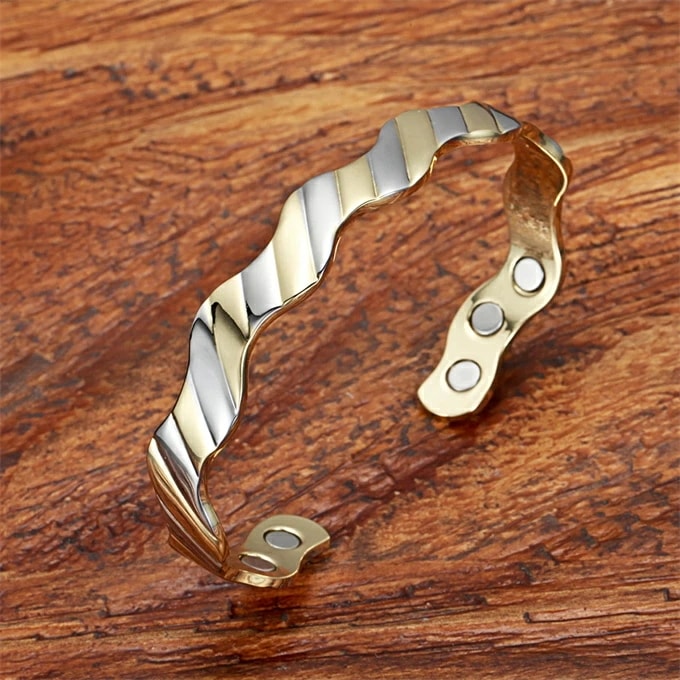 女性用銅ブレスレット,磁気ジュエリー,ピンストライプ オープン 調節可能 ストレス解消 女性の減量 エネルギーマグネット付きの磁気 エネルギーヨガ減量疲労緩和療法瞑想 癒しの石 女性用銅ブレスレット,磁気ジュエリー,ピンストライプ オープン 調節可能 ストレス解消 女性の減量 エネルギーマグネット付きの磁気 エネルギーヨガ減量疲労緩和療法瞑想 癒しの石