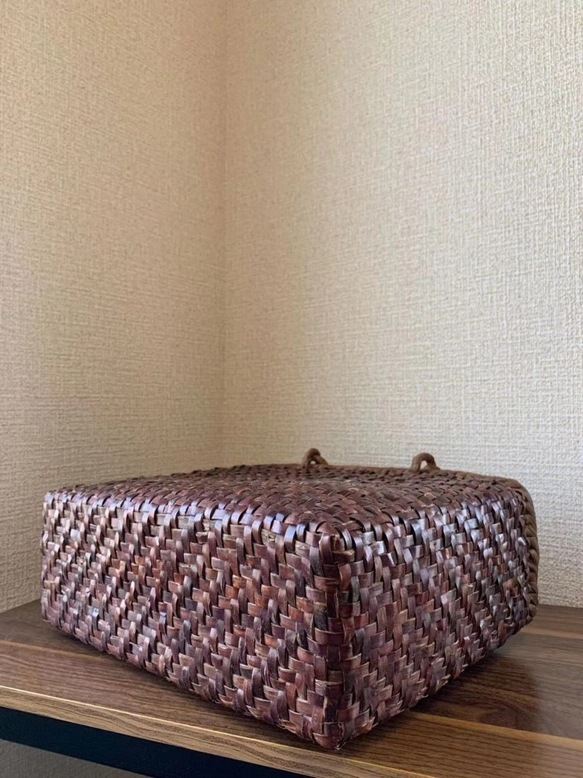 桜皮と山葡萄 手作り かごバッグ 内布あり (約)幅31本体高さ24マチ11cm 桜皮と山葡萄 手作り かごバッグ 内布あり (約)幅31本体高さ24マチ11cm