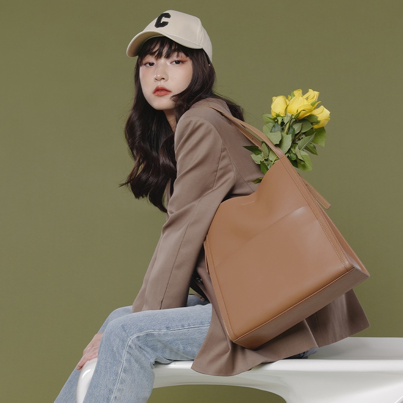 2023トートバッグ本革ショルダー婦人バッグ大容量高級感勤務バッグ脇バッグ