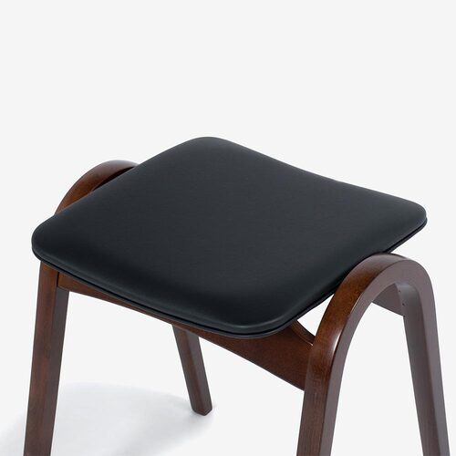 大塚家具 秋田木工 スツール「No.202」ブナ材WNウォールナット色　張地#PVCBK ブラック色　デザイン：剣持勇