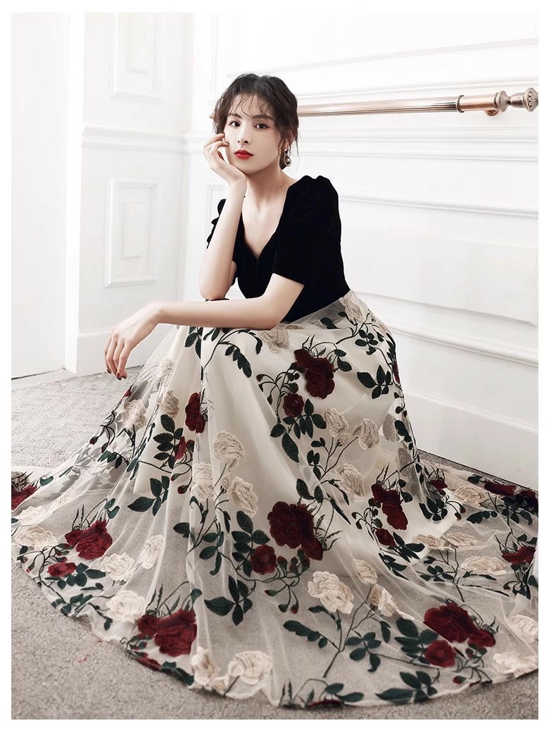 ドレス イブニングドレス パーティードレス ロング 黒 ベロア ベルベット 刺繍 花柄 オシャレ キレイめ ドッキング チュール ロングドレス 赤 パフスリーブ 発表会ドレス Aライン ロング丈 半袖 ドレス イブニングドレス パーティードレス ロング 黒 ベロア ベルベット 刺繍 花柄 オシャレ キレイめ ドッキング チュール ロングドレス 赤 パフスリーブ 発表会ドレス Aライン ロング丈 半袖